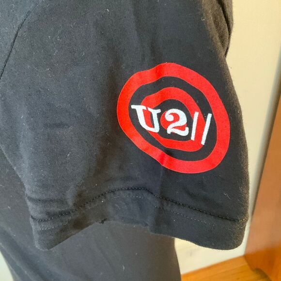 U2 Concert Tee With Heart Graphic, M
Black Women's Cut for a girl short sleeve - Picture 13 of 16